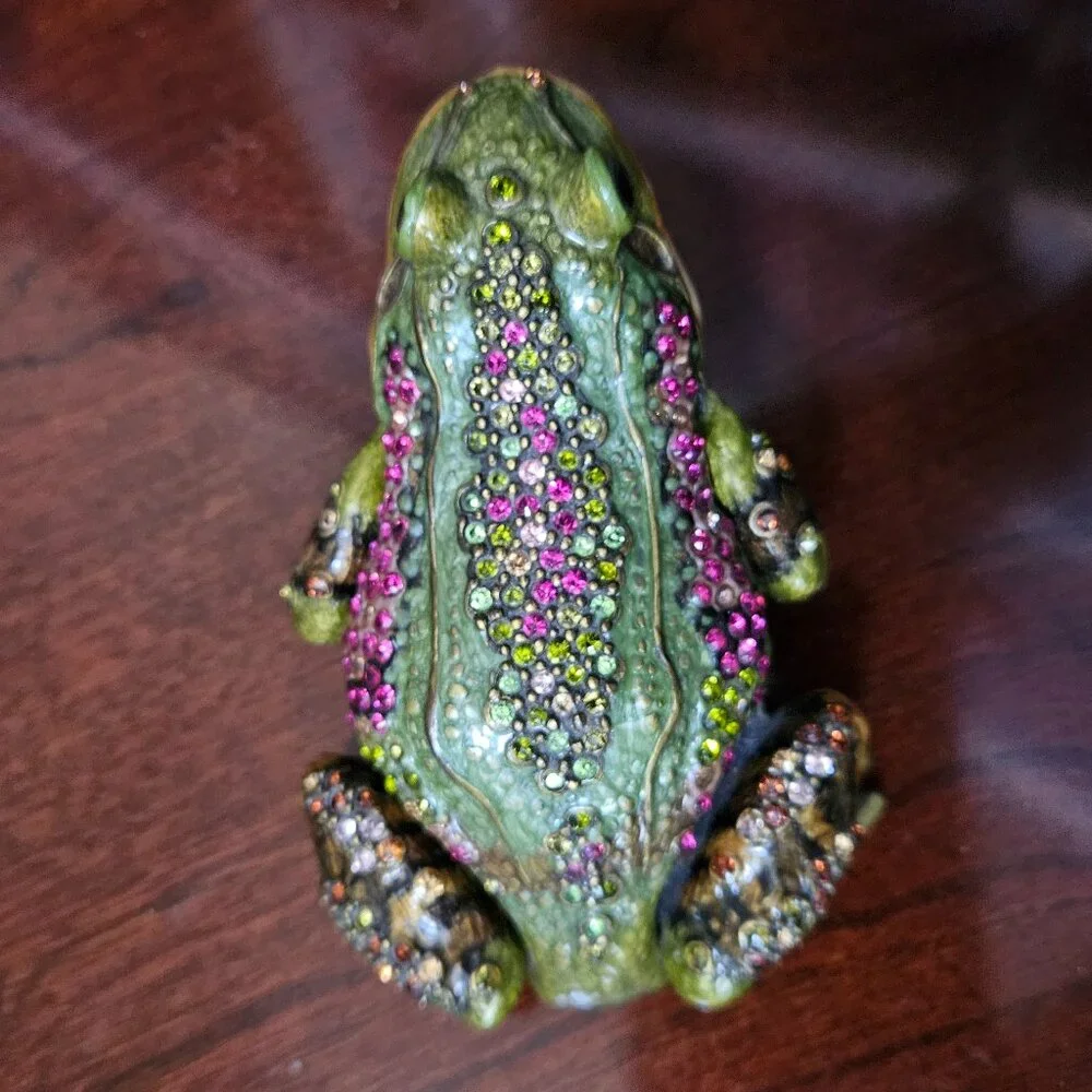 RARE JAY STRONGWATER DARJEELING FROG CRYSTAL ENAMEL DESK CLOCK OBJET FIGURINE